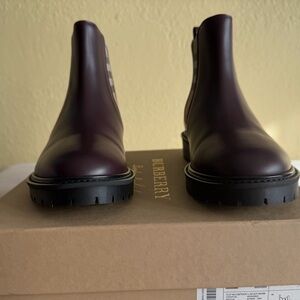 NIB BURBERRY Women's Allostock Leather Booties